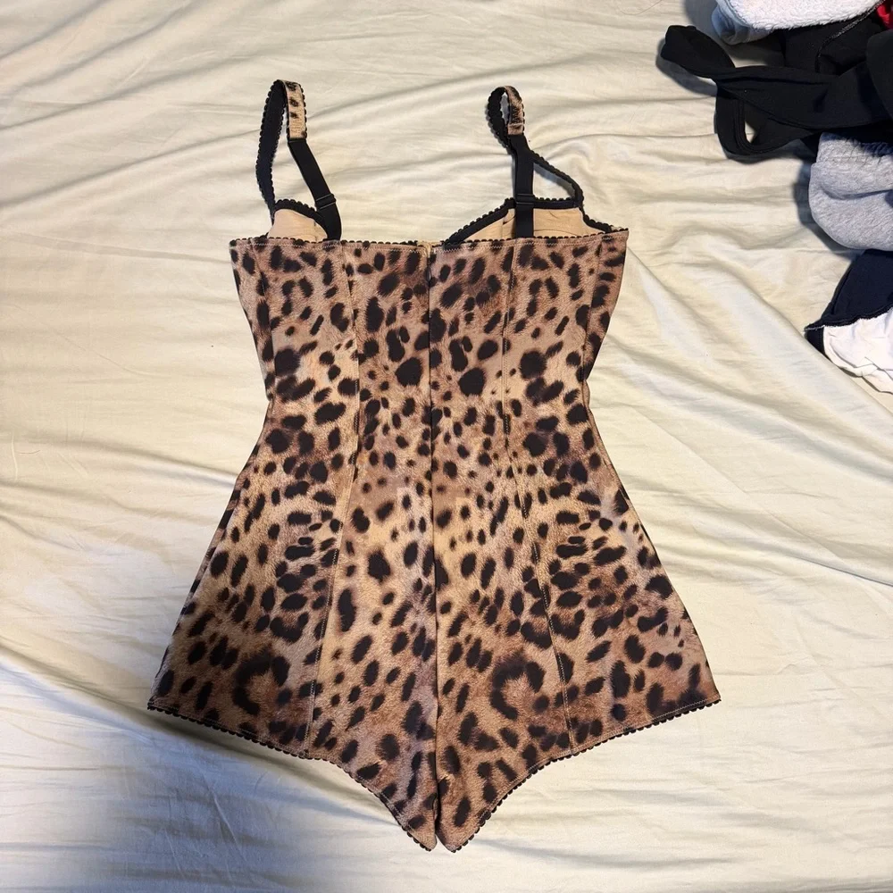 Dolce&Gabbana × SKIMS Leopard Bodysuit! 🐆 - Picture 5 of 10